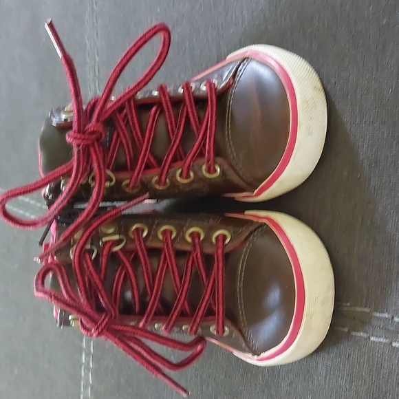 GAP Toddler Hightop Sneakers - Size 5 - Picture 2 of 3